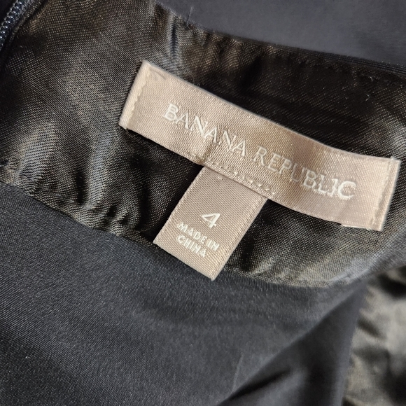 SIZE 4 skirt A-line Flared  Black color BANANA REPUBLIC - Picture 5 of 11